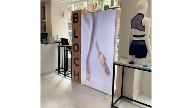 Freestanding Fabric Lightbox for Bloch